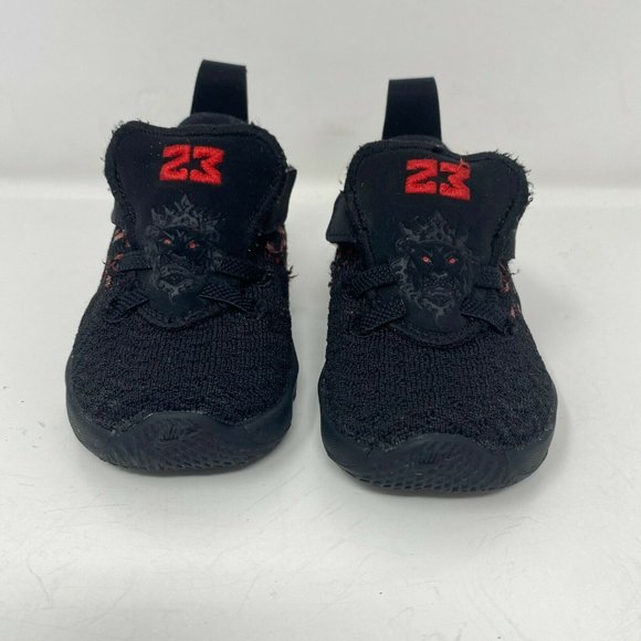 Nike Boys Lebron 17 BQ3177-006 Sneaker Shoes  4 C - Picture 2 of 8